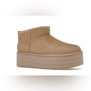 UGG Classic ultra mini Platform- NEW IN BOX